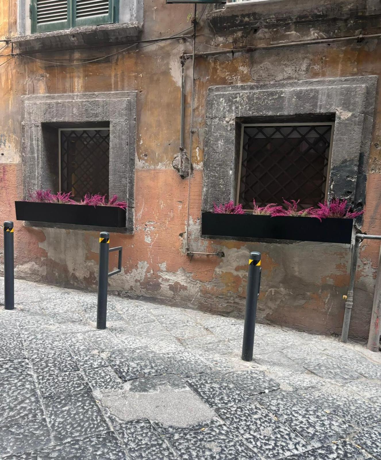 Ai 13 Gradoni Di Chiaia Bed & Breakfast Naples Exterior photo