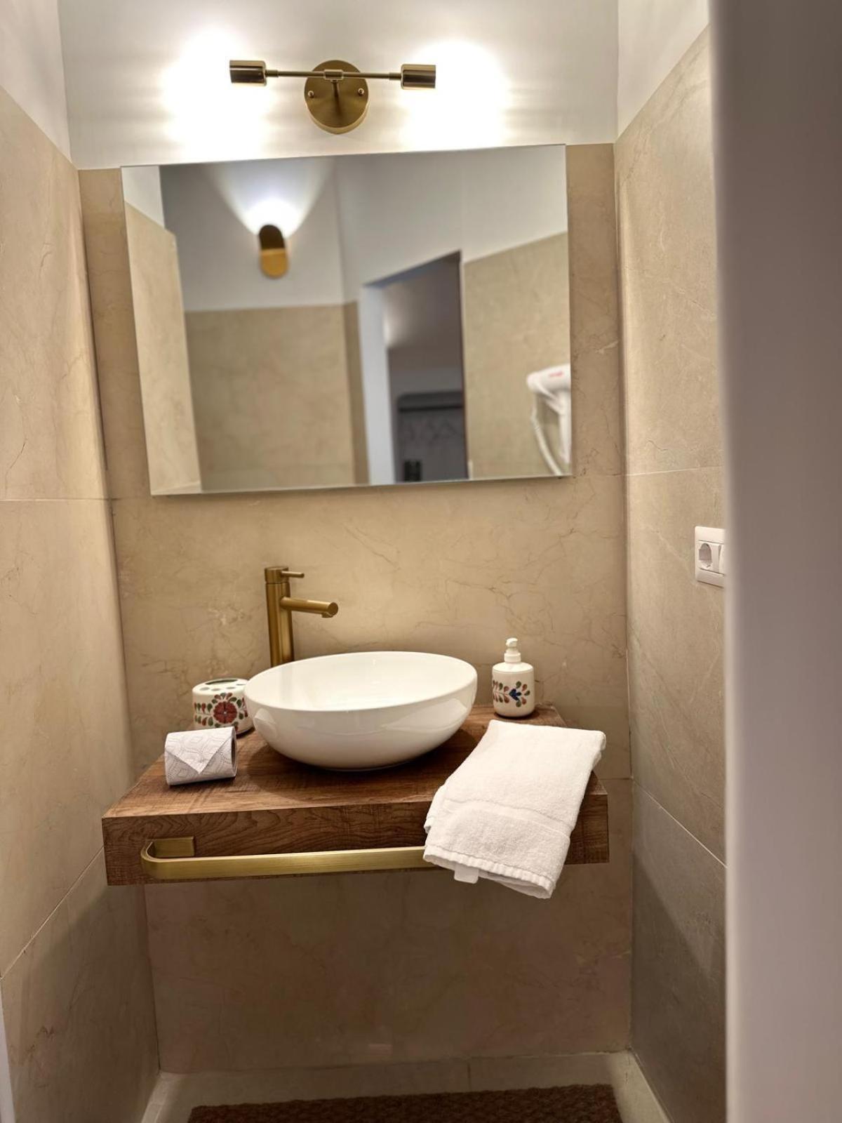Ai 13 Gradoni Di Chiaia Bed & Breakfast Naples Exterior photo